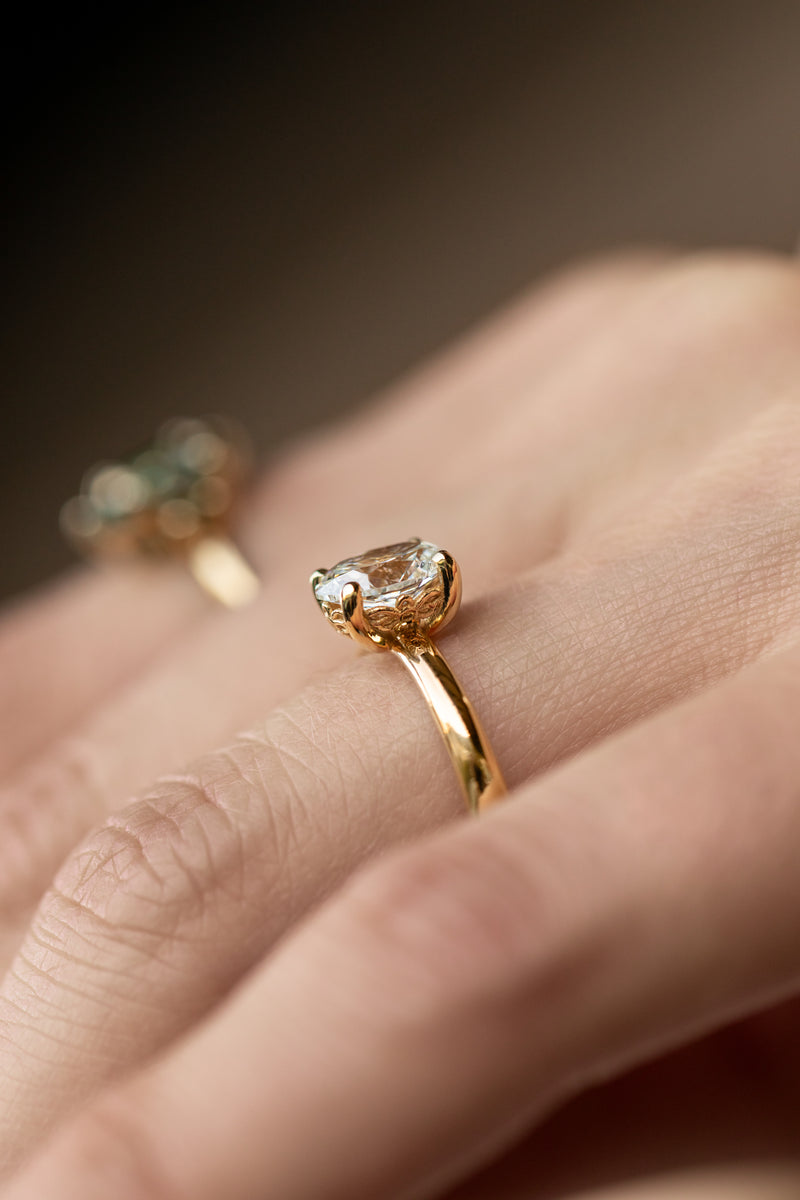 Bee Engagement Ring Oval™