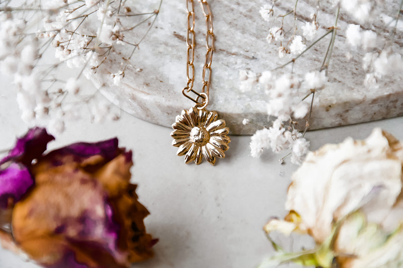 The Daisy Necklace (Yellow Gold)